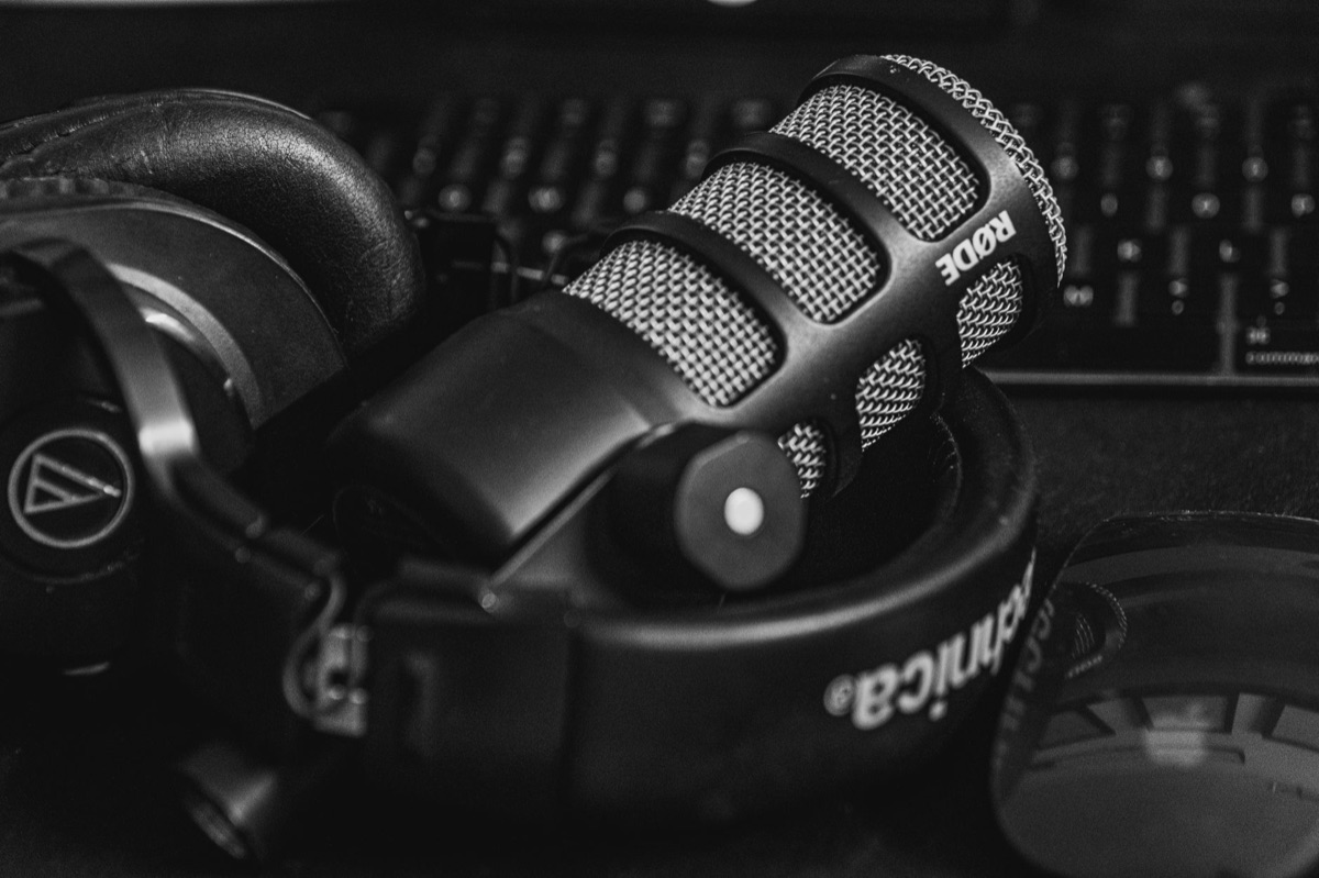 Professionele gaming headset en microfoon voor streaming.